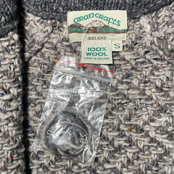 NWOT Aran Crafts 100% Wool Knit Short Sleeve Zip Cardigan Sweater Gray Small - Picture 4 of 9